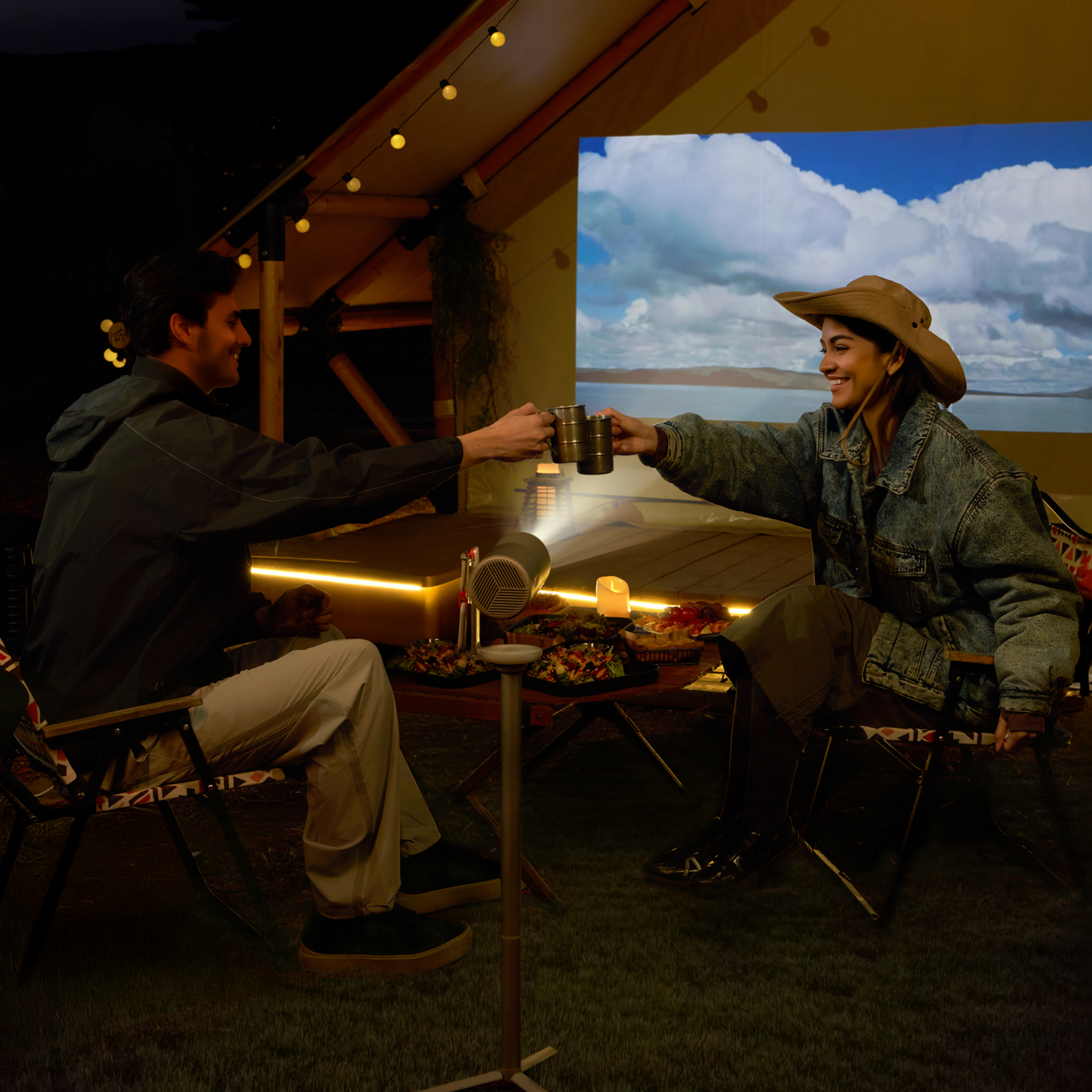 Un filtre créatif magnétique Sunset est inclus dans l'ensemble « MoGo 4 + PowerBase Stand ».